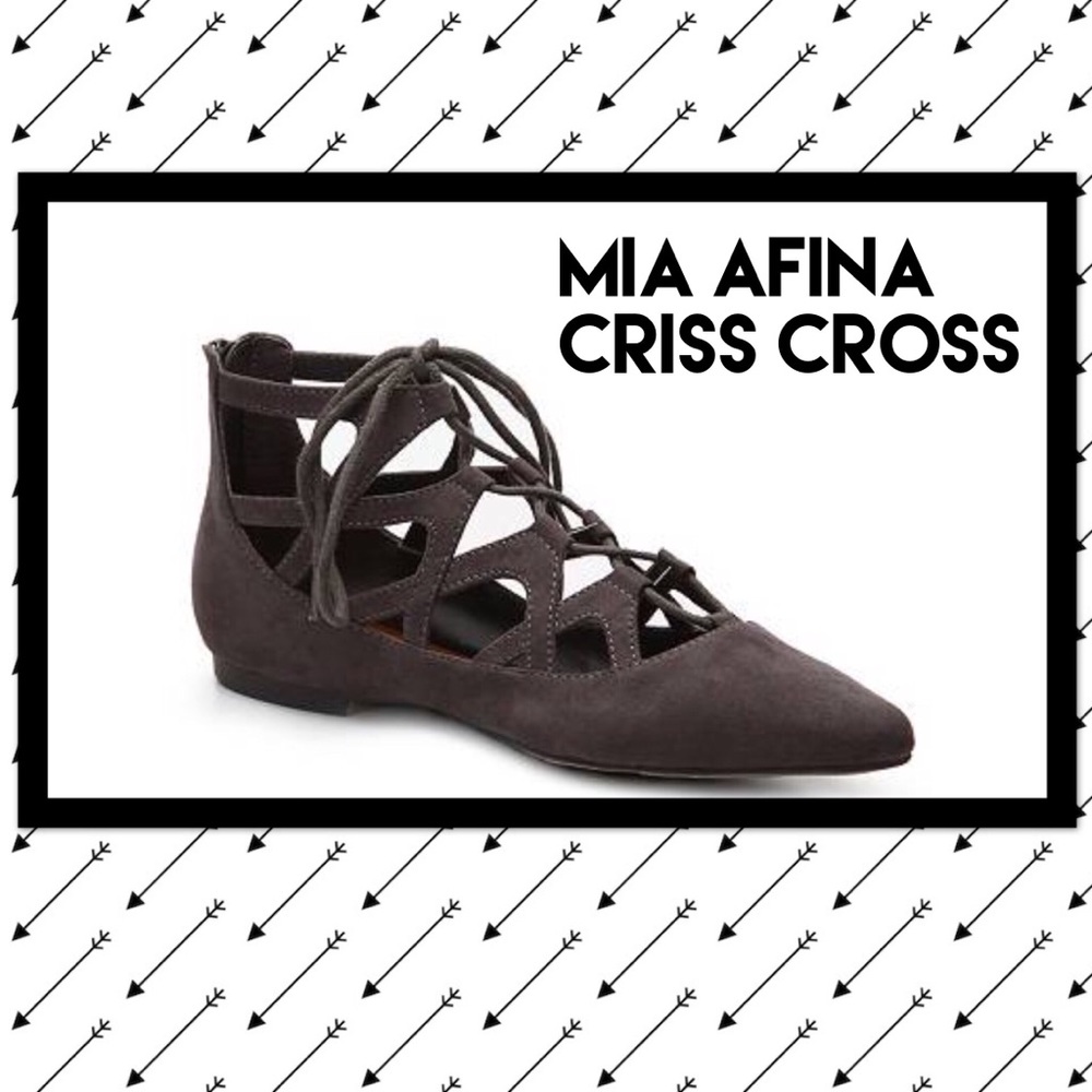 Stunning Mia Afina Criss Cross Flats!
